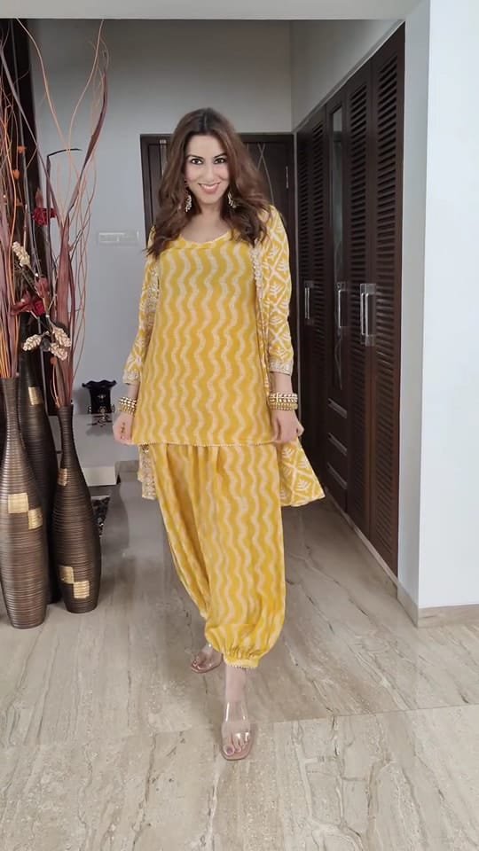 🌸 হলুদ ড্রেস 🌸
