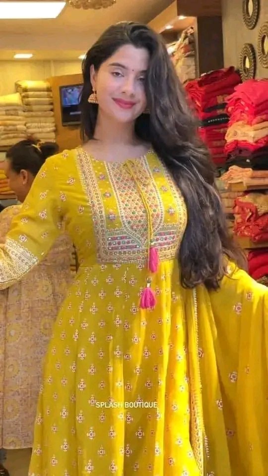 🌺 হলুদ গাউন 🌺